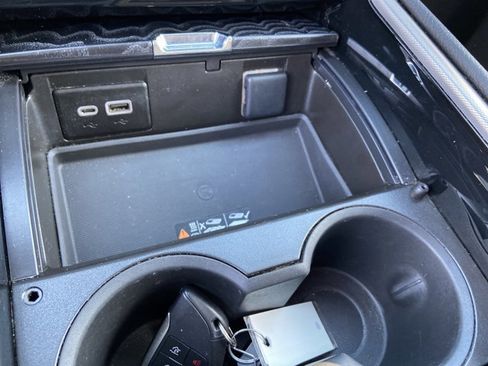 Used 2024 GMC Yukon Denali image 41