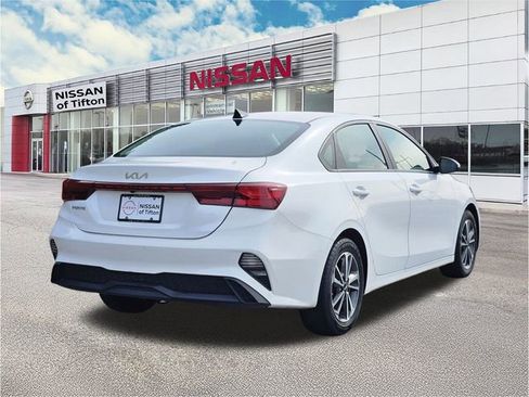 Used 2024 Kia Forte LXS FWD image 4
