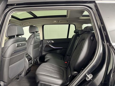 Used 2025 BMW X7 xDrive40i w/ Parking Assistance Package AWD/4WD image 33