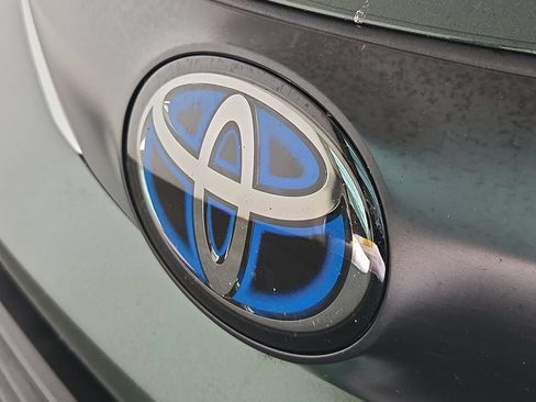Used 2025 Toyota Sienna XLE FWD image 36