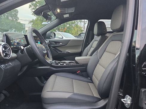 Used 2026 Chevrolet Equinox LT w/ Convenience Package II image 19