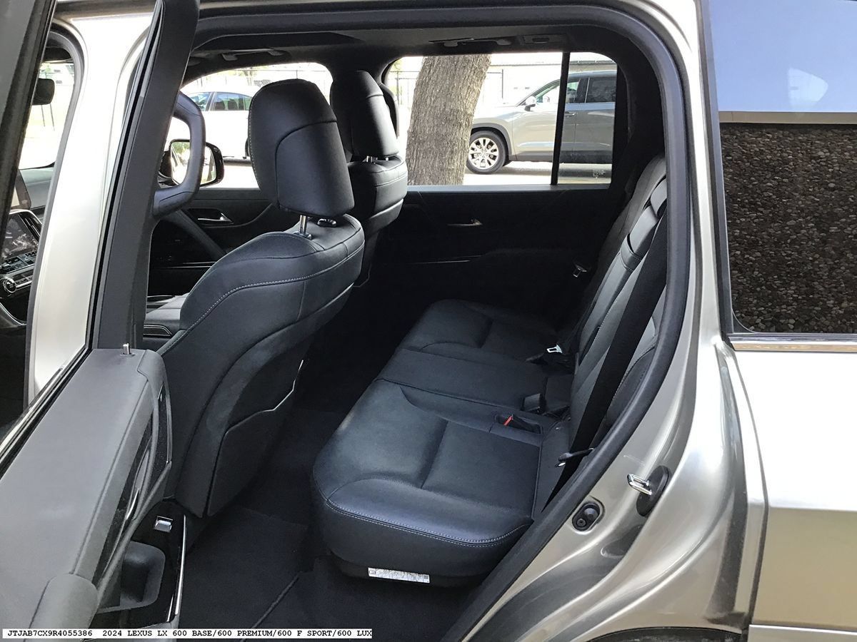 Used 2024 Lexus LX 600 4WD w/ Interior Upgrade Package image 8