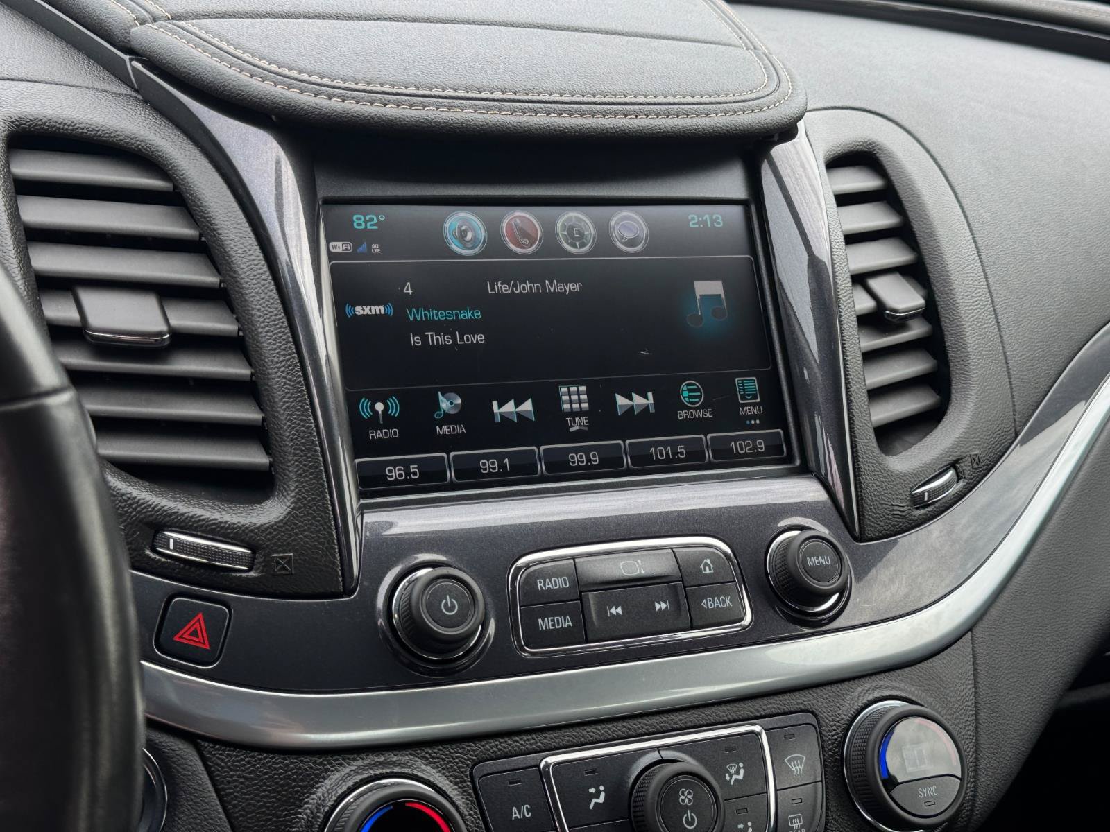 Used 2019 Chevrolet Impala LT FWD image 15