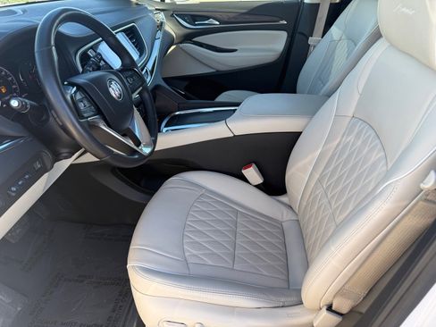 Used 2023 Buick Enclave Avenir image 10