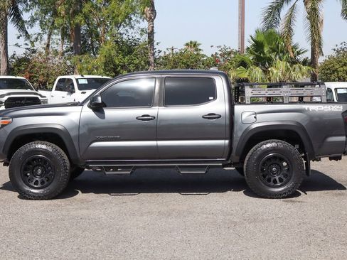 Used 2020 Toyota Tacoma TRD Off-Road w/ Technology Package AWD/4WD image 5