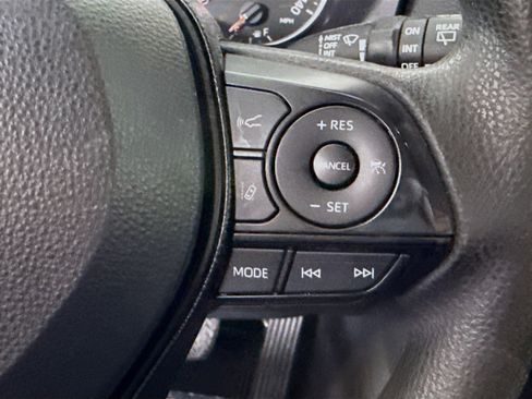 Used 2020 Toyota RAV4 XLE FWD image 15