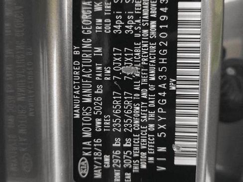 Used 2017 Kia Sorento FWD image 12
