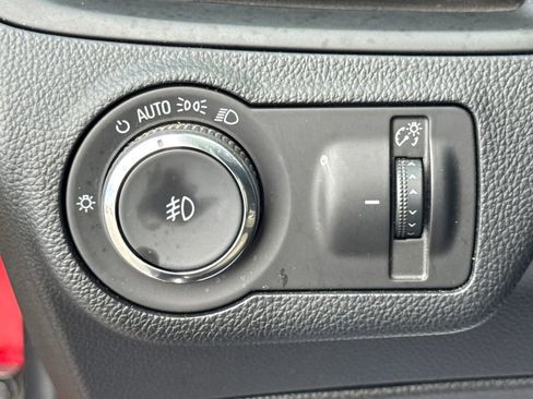 Used 2019 Buick Envision Preferred AWD/4WD image 32