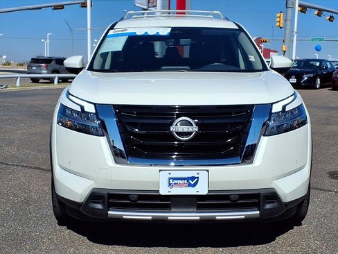 Certified 2024 Nissan Pathfinder SL image 2