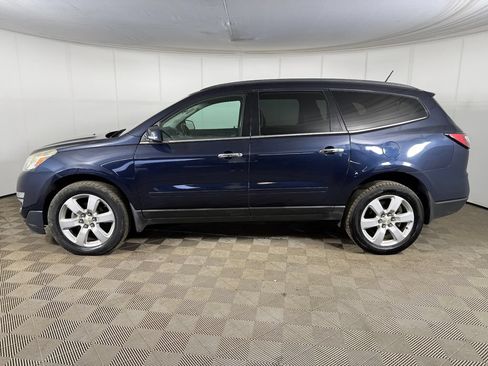 Used 2016 Chevrolet Traverse LT w/ Style and Technology Package FWD image 11