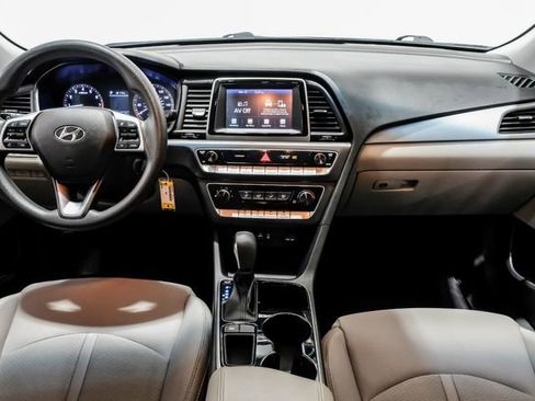 Used 2019 Hyundai Sonata SE image 19