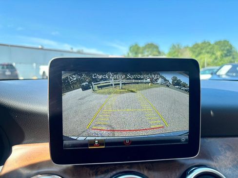 Used 2018 Mercedes-Benz GLA 250 4MATIC image 23