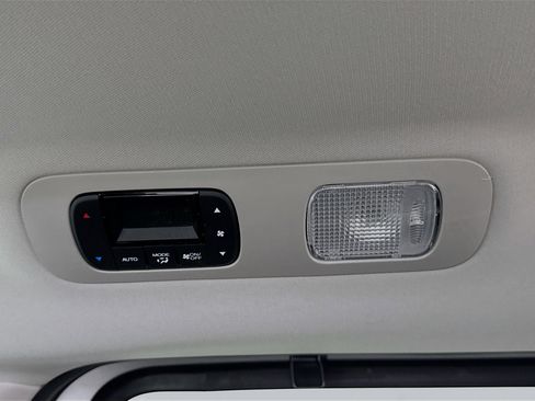 New 2026 Honda Odyssey Touring image 32