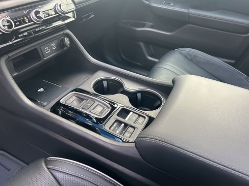 Used 2023 Honda Pilot Elite image 22