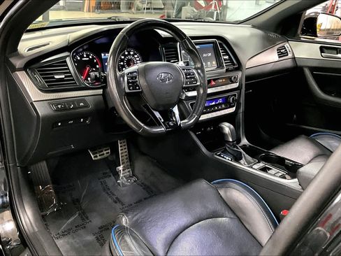 Used 2018 Hyundai Sonata Limited image 18
