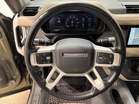 Used 2020 Land Rover Defender 110 First Edition image 18