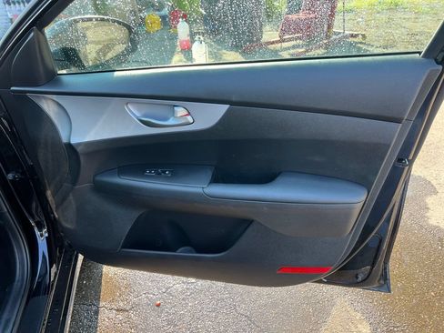 Used 2022 Kia Forte LXS FWD image 17