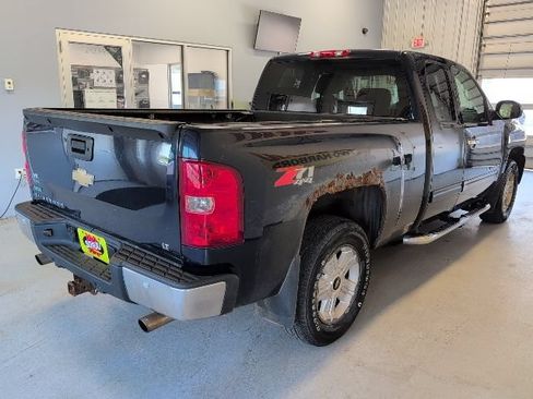 Used 2011 Chevrolet Silverado 1500 LT w/ All-Star Edition AWD/4WD image 4