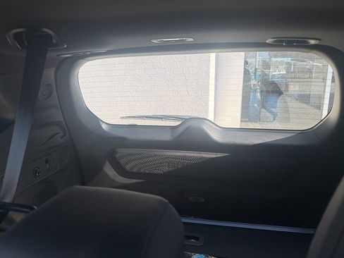 Used 2025 Subaru Forester Limited w/ Popular Package image 8