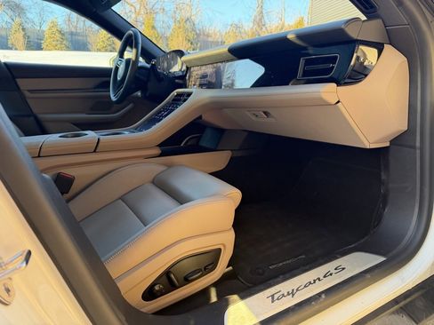 Certified 2025 Porsche Taycan 4S image 21