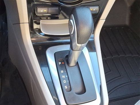 Used 2017 Ford Fiesta Titanium image 16