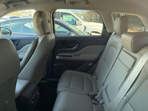 Used 2022 Lincoln Corsair AWD w/ Equipment Group 101A image 19