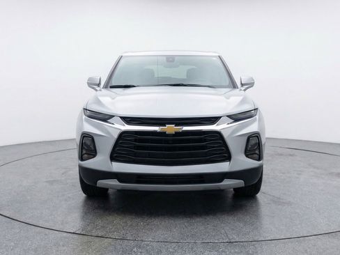 Used 2025 Chevrolet Blazer LT FWD image 2