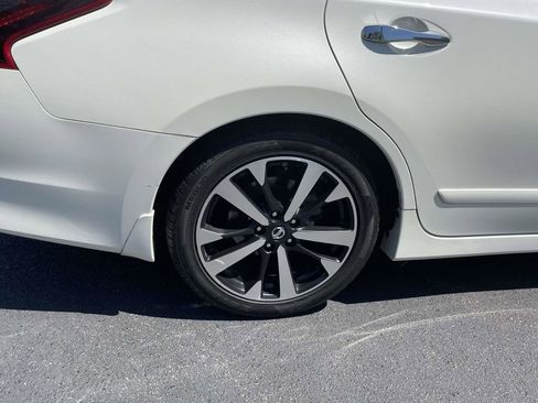 Used 2018 Nissan Altima 2.5 SR FWD image 8