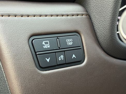 Used 2023 Lexus LX 600 Luxury w/ Appearance Package image 21