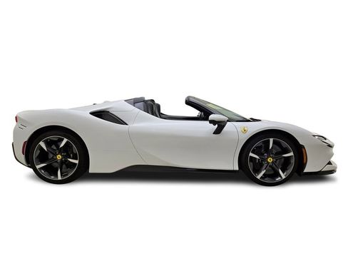 Used 2024 Ferrari SF90 Spider image 6