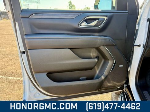 Used 2024 GMC Yukon XL SLT image 14