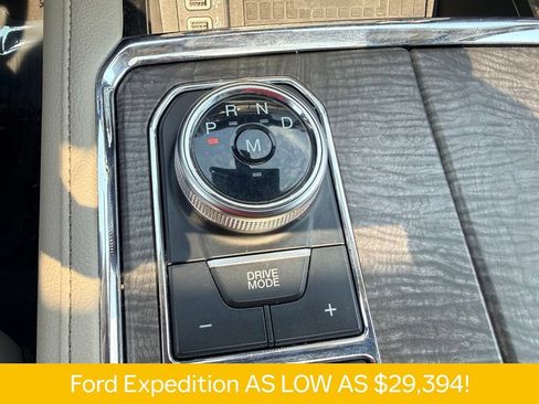 Used 2019 Ford Expedition Limited w/ Equipment Group 301A RWD image 13