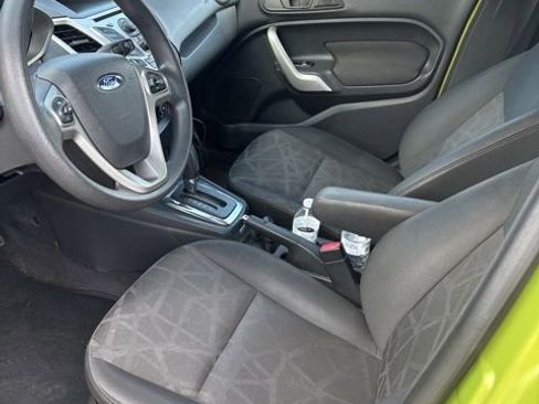 Used 2012 Ford Fiesta SE image 6