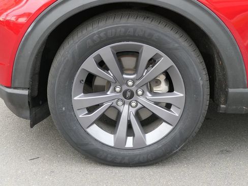 Used 2022 Ford Explorer XLT w/ Equipment Group 202A image 11