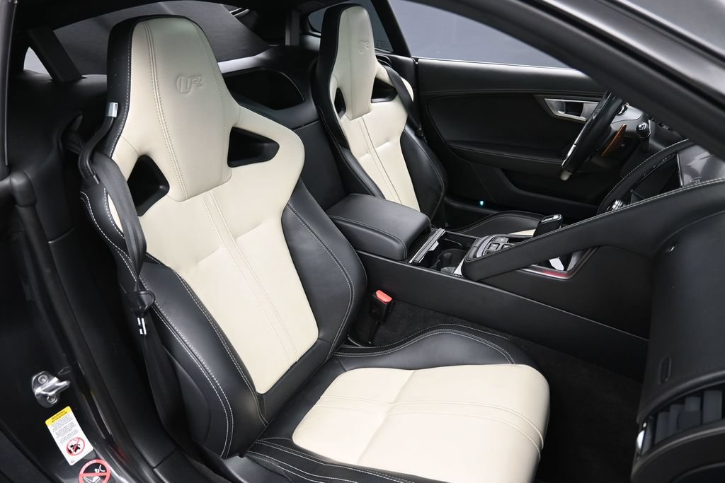 Used 2015 Jaguar F-TYPE R RWD image 23