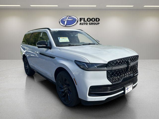 New 2026 Lincoln Navigator Reserve w/ Jet Appearance Package AWD/4WD image 1
