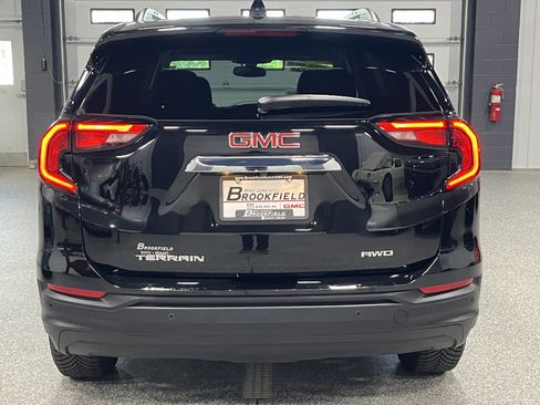 Used 2019 GMC Terrain SLE w/ Driver Convenience Package AWD/4WD image 4