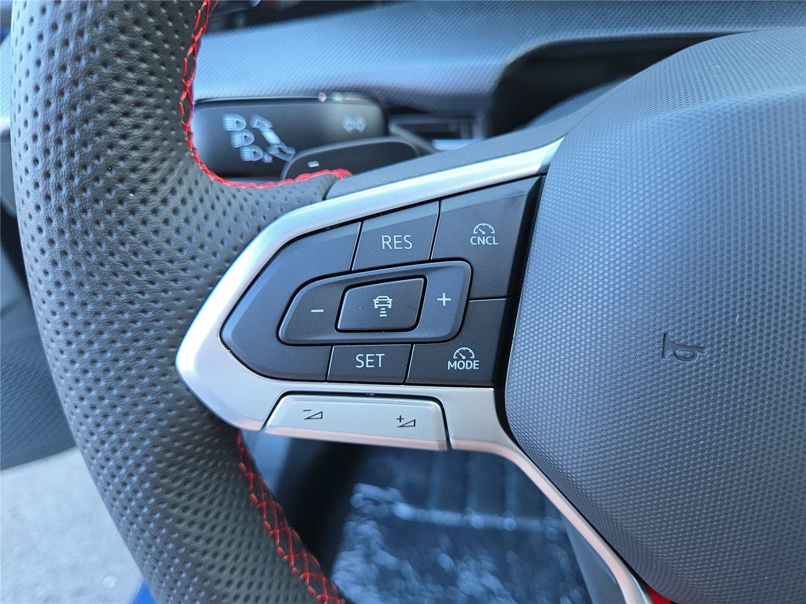 New 2026 Volkswagen GTI SE FWD image 16