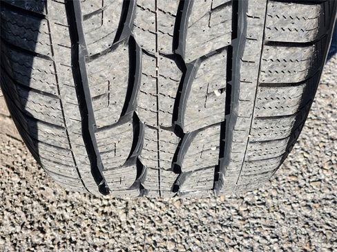 Used 2024 Chevrolet Silverado 1500 LT image 11