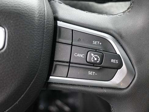 Used 2024 Jeep Compass Latitude AWD/4WD image 38