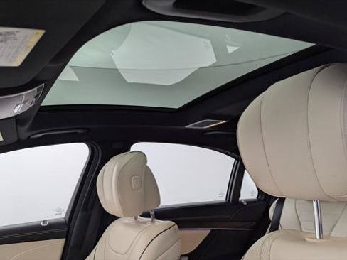 Used 2018 Mercedes-Benz S 560 4MATIC Sedan image 29