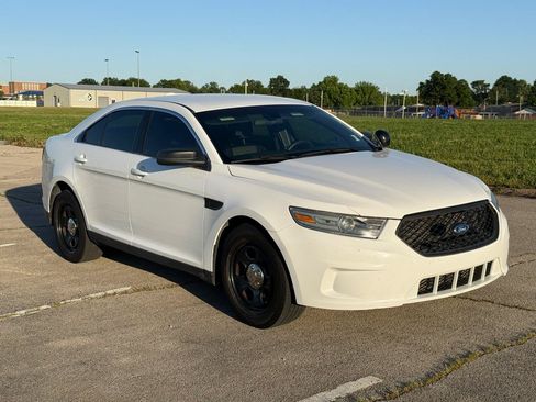Used 2014 Ford Taurus Police Interceptor AWD image 2