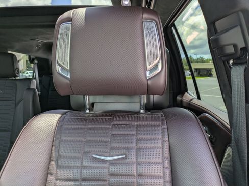 Used 2023 Cadillac Escalade Premium Luxury Platinum w/ LPO, Radiant Package AWD/4WD image 18