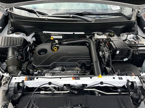 Used 2024 GMC Terrain SLT image 24