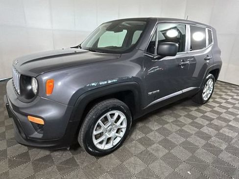 Used 2023 Jeep Renegade Latitude AWD/4WD image 6