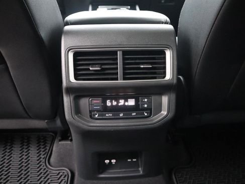 Used 2024 Volkswagen Atlas SEL Premium R-Line image 35