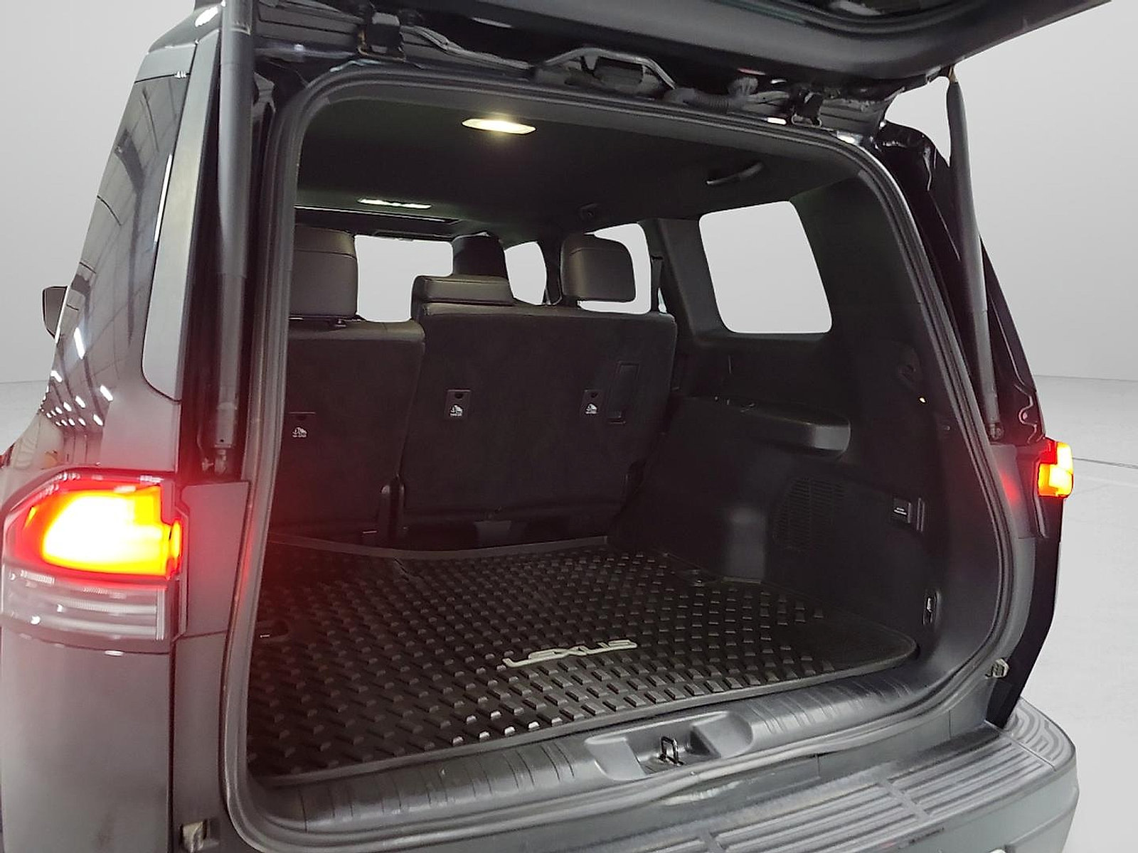 Used 2024 Lexus GX 550 AWD/4WD image 7