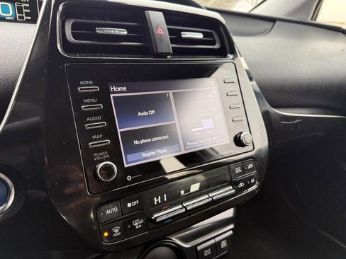 Used 2021 Toyota Prius XLE image 32