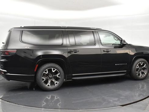 Used 2024 Jeep Wagoneer L Series III w/ Flexible Seating Group AWD/4WD image 20