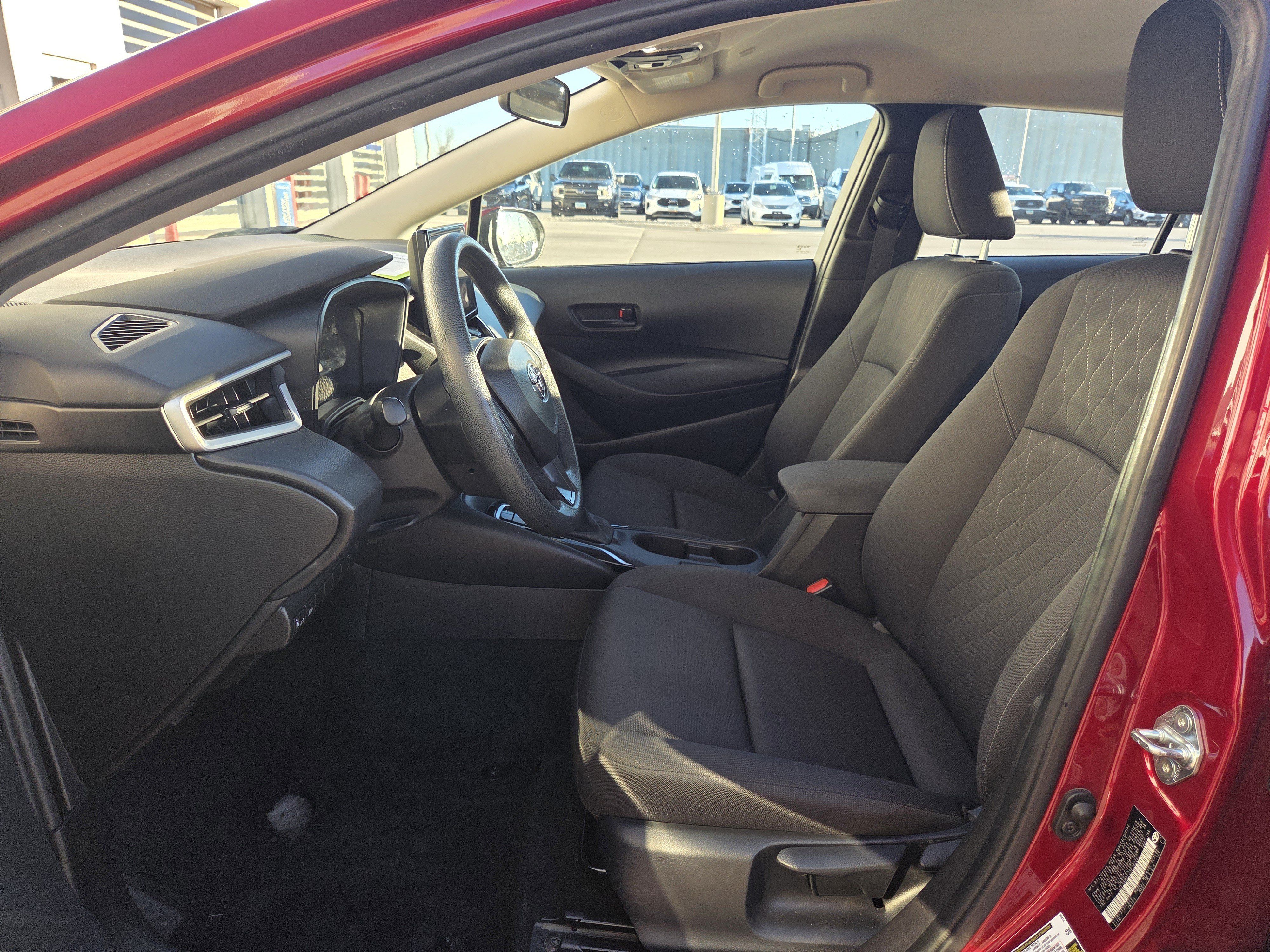 Used 2025 Toyota Corolla LE FWD image 8